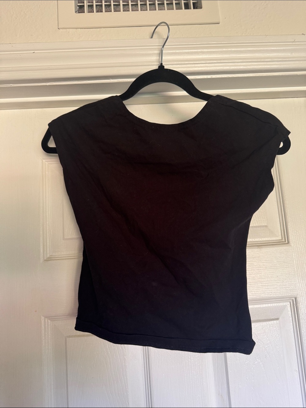 Classic Black Women's Cap-Sleeve backless Top